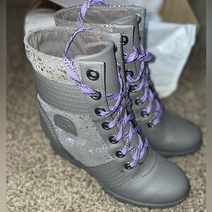 Sorel Lexie Wedge Boots Girl Big Kid 4 Glitter Grey waterproof glitter NIB